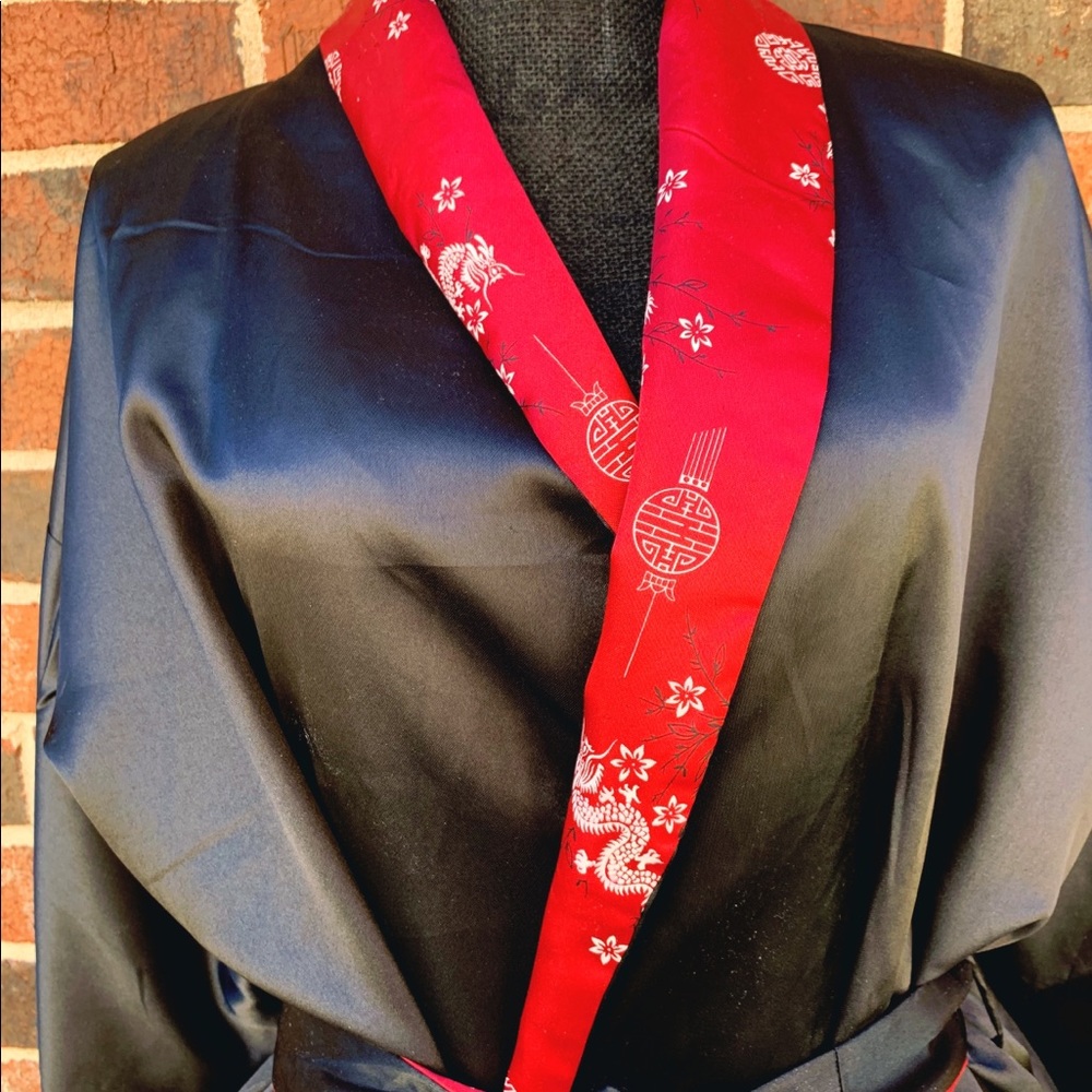 ❌SOLD❌ Asian Reversible Robe - Picture 6 of 7